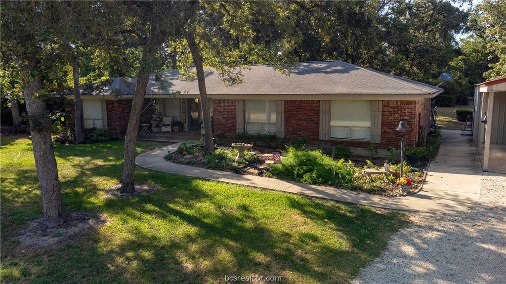 35 Golfclub Drive, Hilltop Lakes, TX 77871 — photo 2