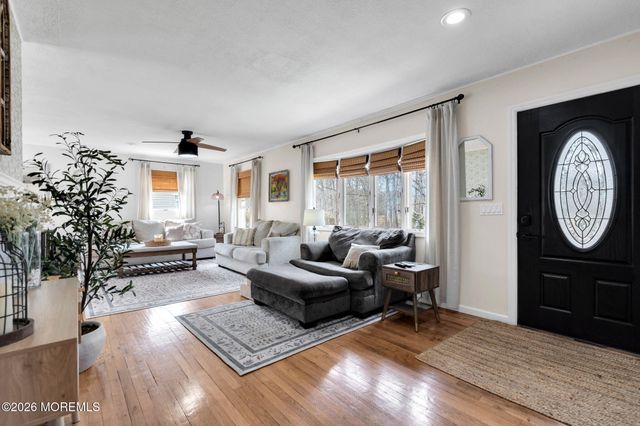 7 Chestnut Street, Jackson, NJ 08527