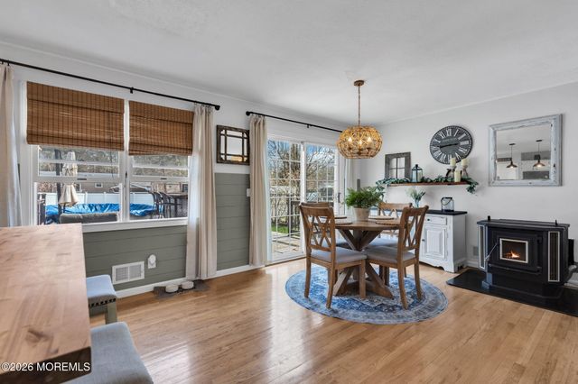 7 Chestnut Street, Jackson, NJ 08527