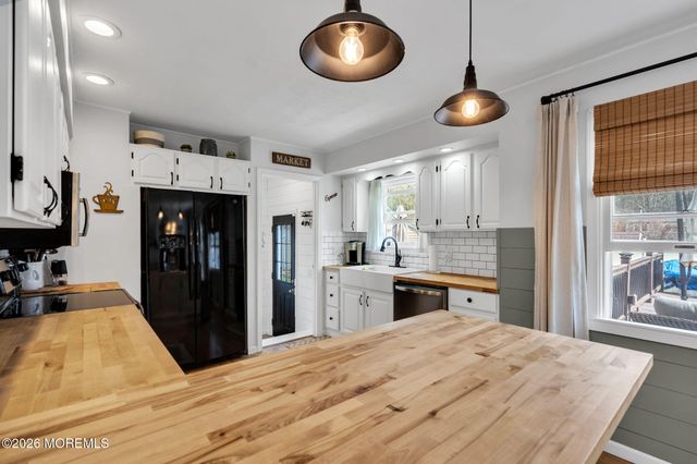 7 Chestnut Street, Jackson, NJ 08527