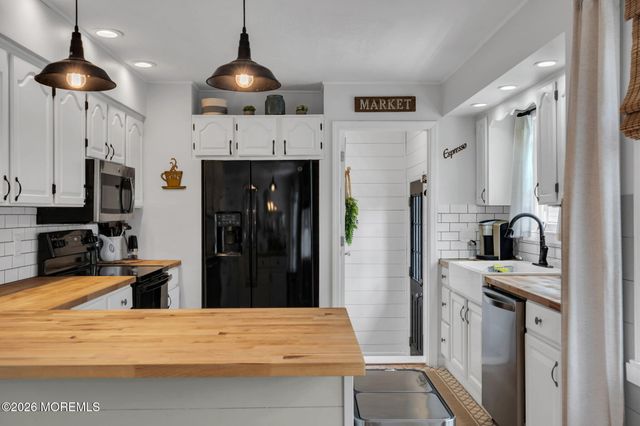 7 Chestnut Street, Jackson, NJ 08527