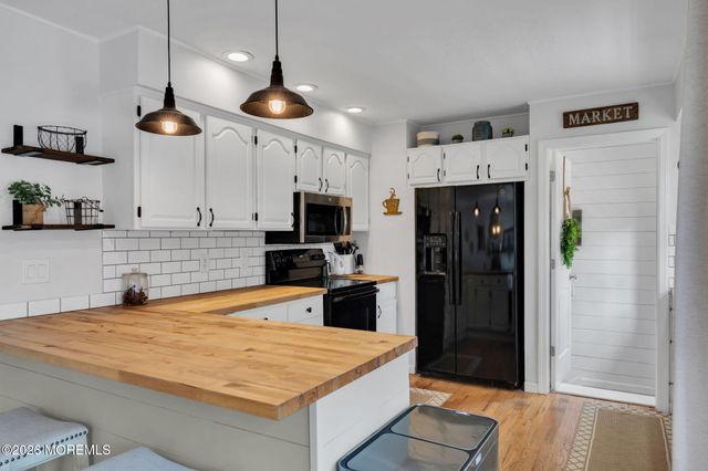 7 Chestnut Street, Jackson, NJ 08527