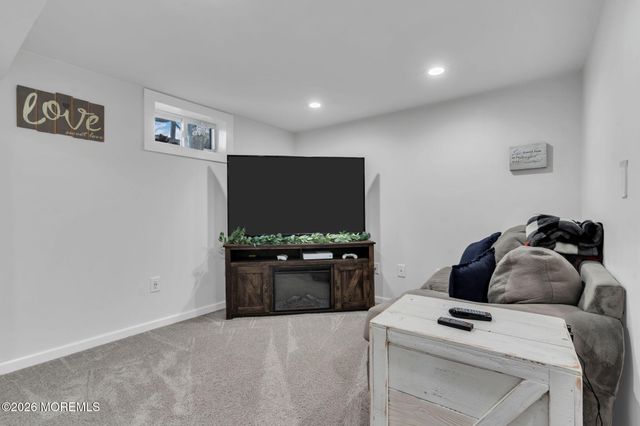 7 Chestnut Street, Jackson, NJ 08527