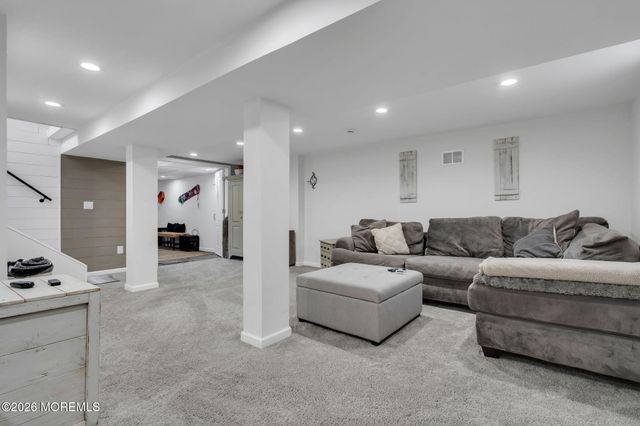 7 Chestnut Street, Jackson, NJ 08527