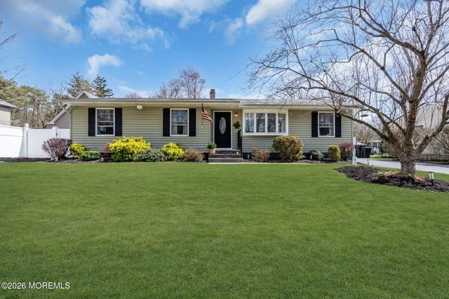 7 Chestnut Street, Jackson, NJ 08527