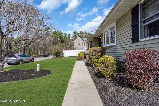 7 Chestnut Street, Jackson, NJ 08527