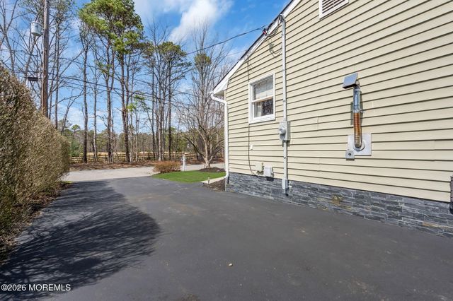 7 Chestnut Street, Jackson, NJ 08527