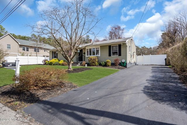 7 Chestnut Street, Jackson, NJ 08527