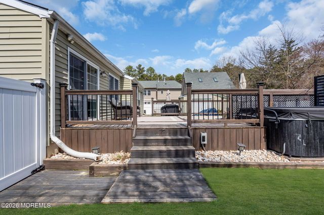 7 Chestnut Street, Jackson, NJ 08527