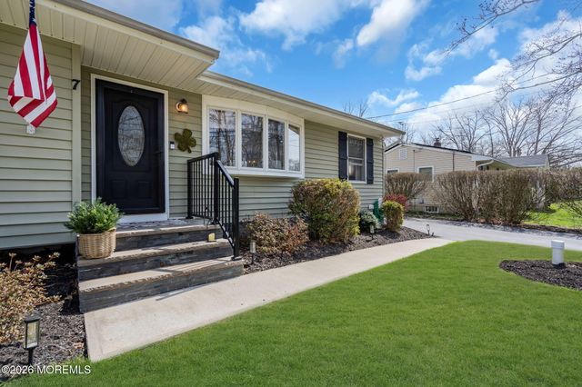 7 Chestnut Street, Jackson, NJ 08527