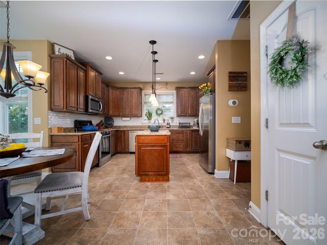 172 Tom Sawyer Lane 181, Mount Holly, NC 28120