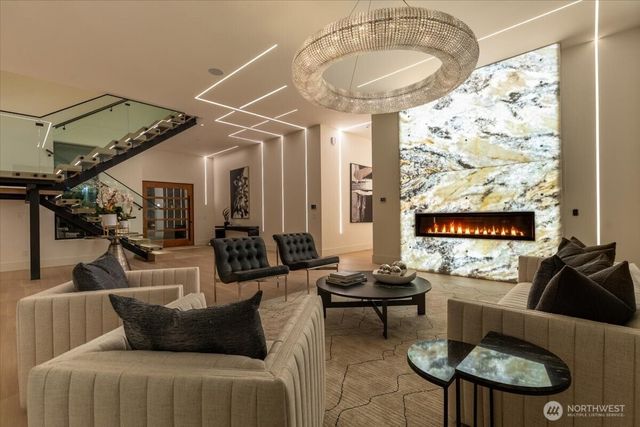 3806 95th Avenue NE, Yarrow Point, WA 98004