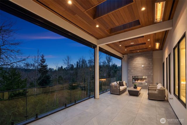 3806 95th Avenue NE, Yarrow Point, WA 98004