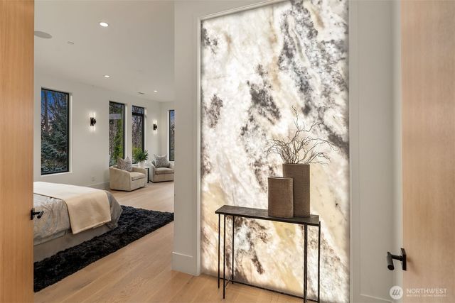 3806 95th Avenue NE, Yarrow Point, WA 98004