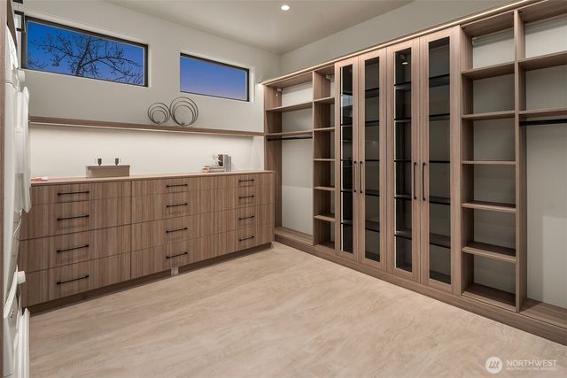 3806 95th Avenue NE, Yarrow Point, WA 98004