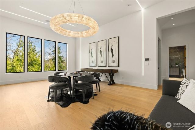 3806 95th Avenue NE, Yarrow Point, WA 98004