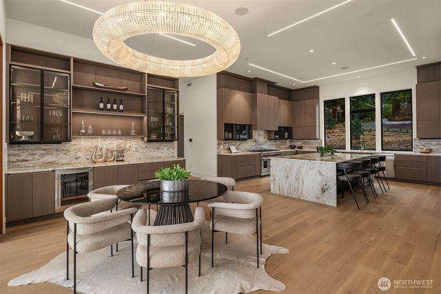 3806 95th Avenue NE, Yarrow Point, WA 98004