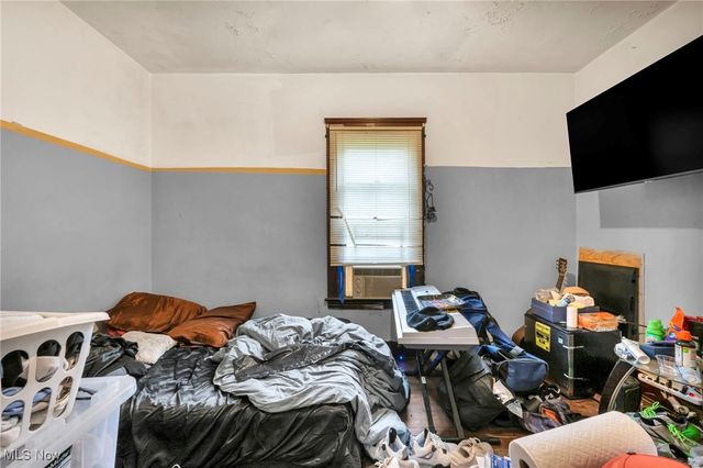 987 E 78th Street, Cleveland, OH 44103