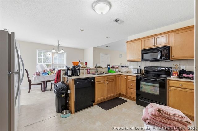 2528 Crumpler Drive, Hope Mills, NC 28348