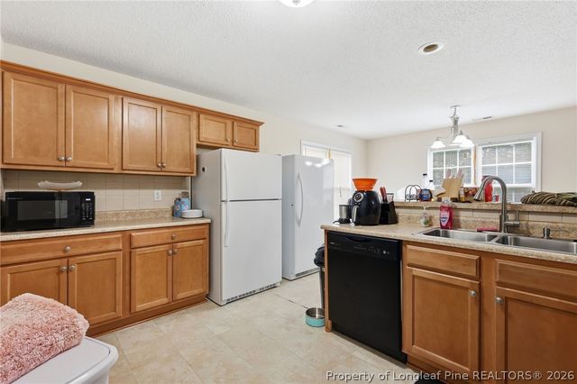 2528 Crumpler Drive, Hope Mills, NC 28348