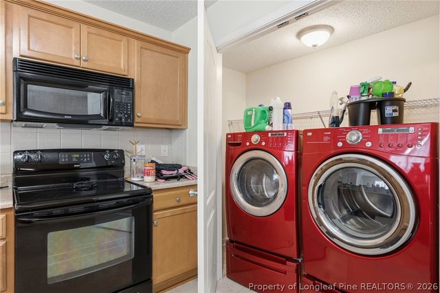 2528 Crumpler Drive, Hope Mills, NC 28348