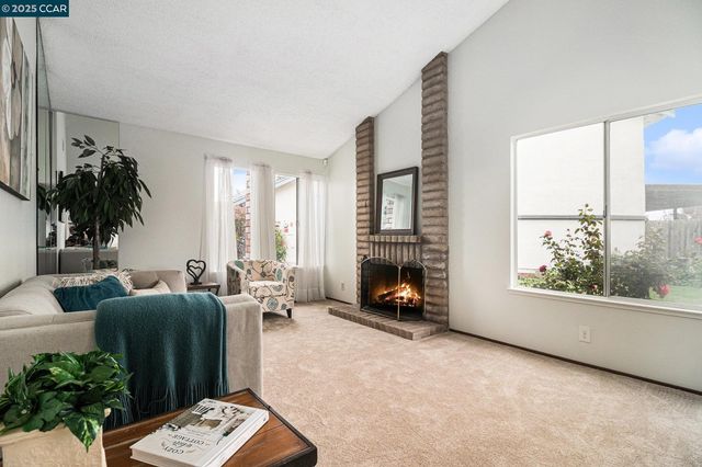 282 Coldsprings Ct, Martinez, CA 94553