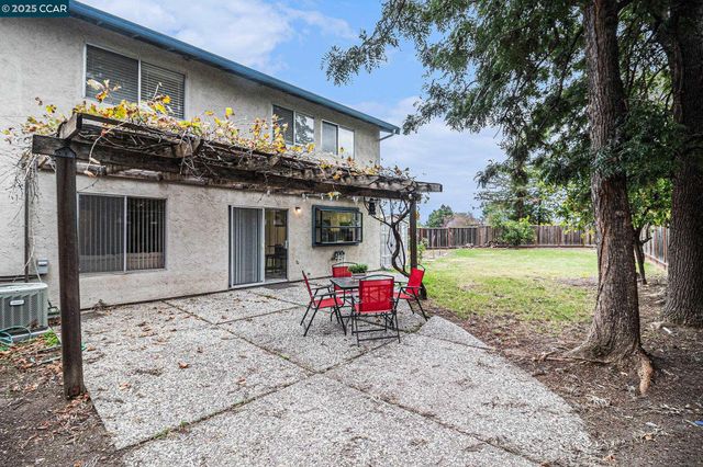 282 Coldsprings Ct, Martinez, CA 94553