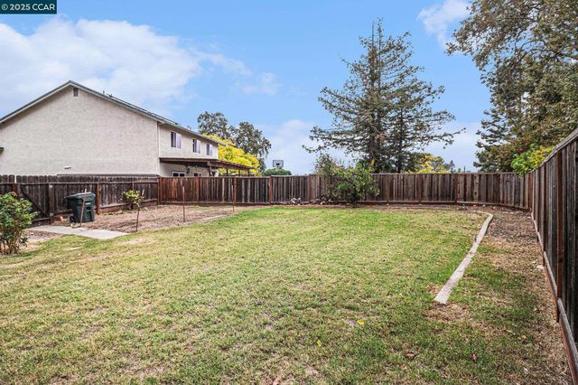 282 Coldsprings Ct, Martinez, CA 94553