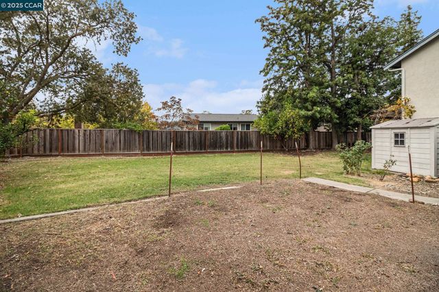 282 Coldsprings Ct, Martinez, CA 94553