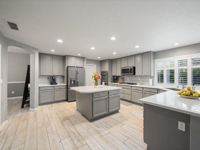 316 Sandstone Ct, Roseville, CA 95747