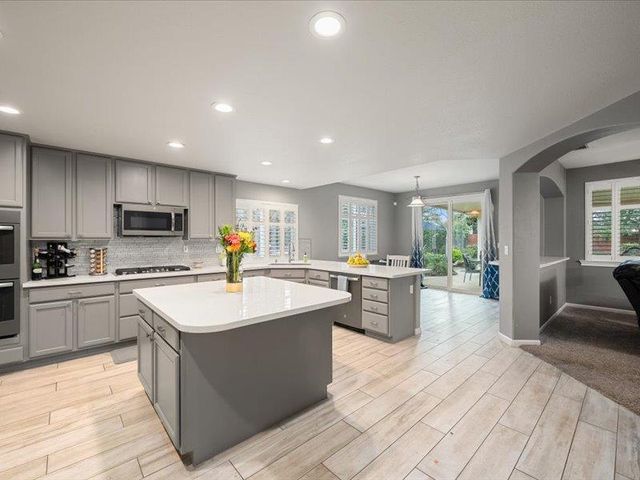 316 Sandstone Ct, Roseville, CA 95747