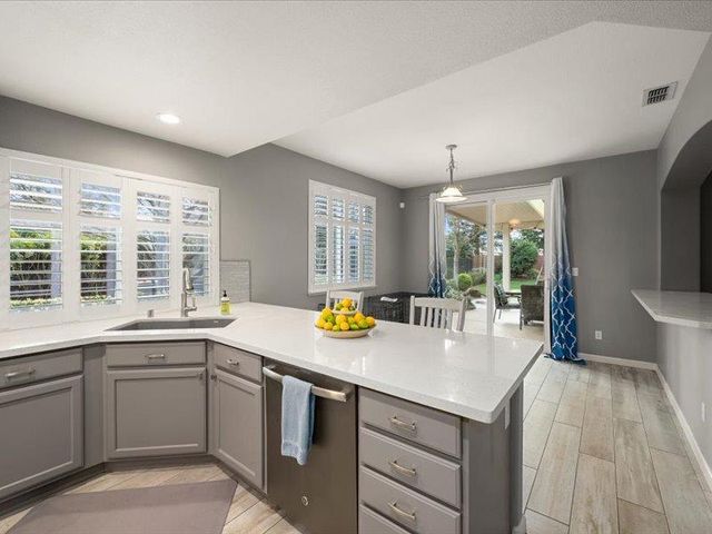 316 Sandstone Ct, Roseville, CA 95747