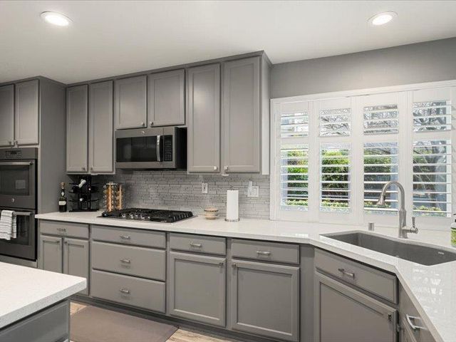 316 Sandstone Ct, Roseville, CA 95747