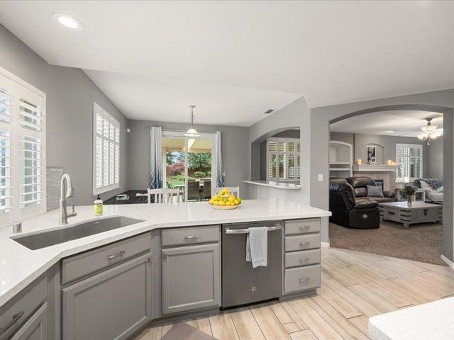 316 Sandstone Ct, Roseville, CA 95747