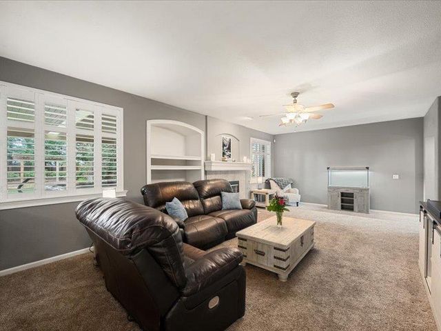 316 Sandstone Ct, Roseville, CA 95747