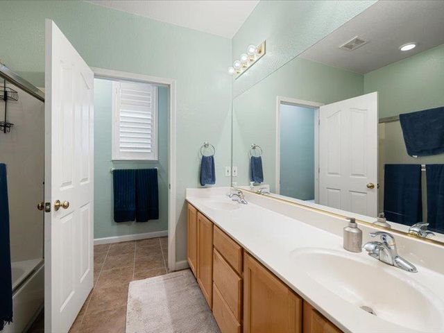 316 Sandstone Ct, Roseville, CA 95747