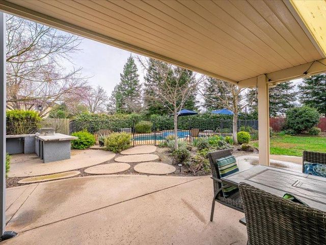 316 Sandstone Ct, Roseville, CA 95747