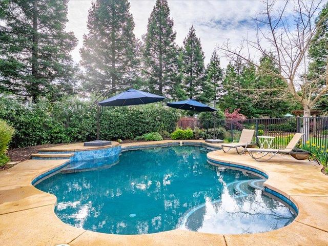 316 Sandstone Ct, Roseville, CA 95747