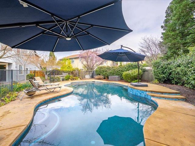 316 Sandstone Ct, Roseville, CA 95747