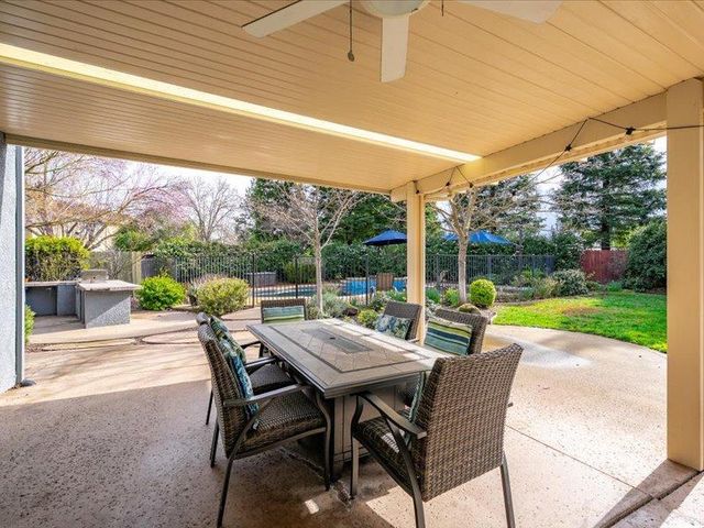 316 Sandstone Ct, Roseville, CA 95747