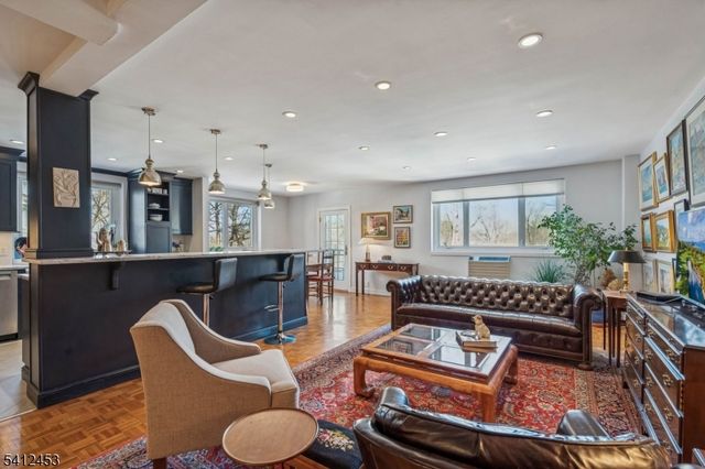 11 Euclid Ave 4D, Summit City, NJ 07901