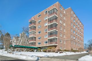 11 Euclid Ave 4D, Summit City, NJ 07901
