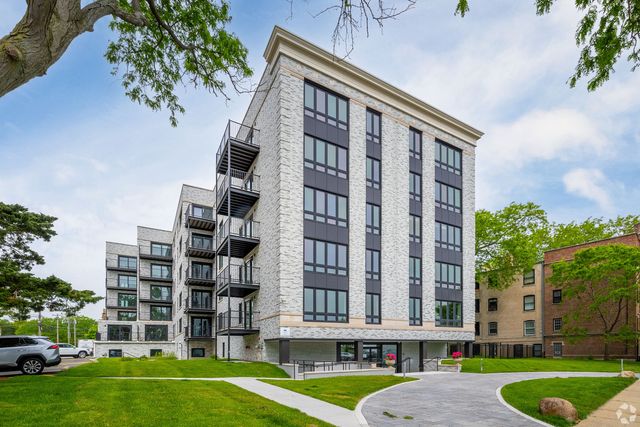 550 Sheridan Square 501, Evanston, IL 60202