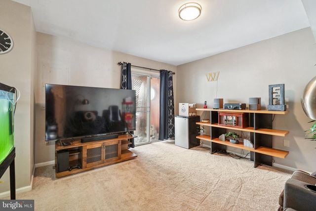 17363 AVION SQ, Round Hill, VA 20141