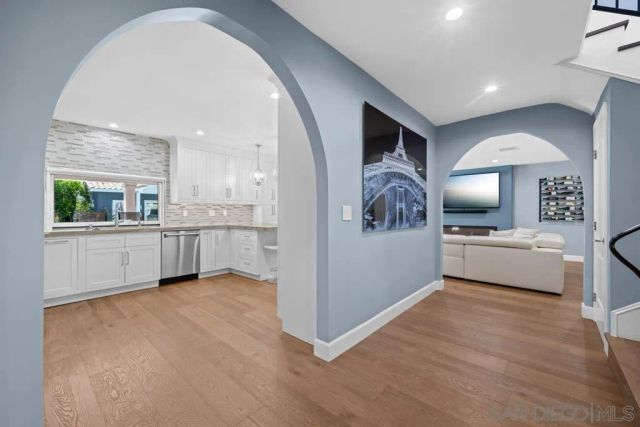 1622 W Oak, Burbank, CA 91506