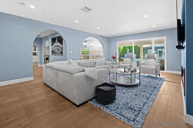 1622 W Oak, Burbank, CA 91506