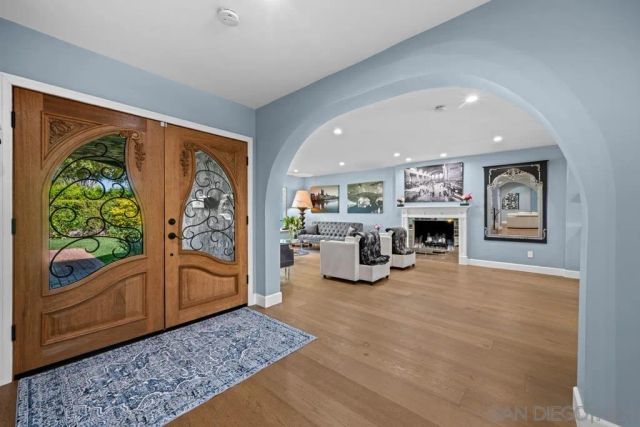 1622 W Oak, Burbank, CA 91506