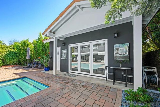 1622 W Oak, Burbank, CA 91506