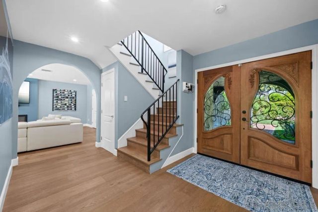 1622 W Oak, Burbank, CA 91506