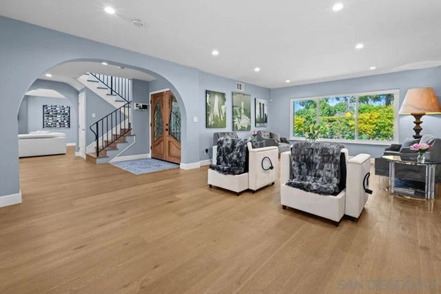 1622 W Oak, Burbank, CA 91506